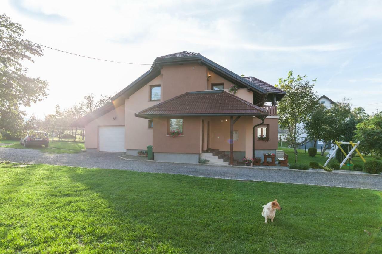 Apartment Ivan & Iva Gornji Vaganac Exterior foto